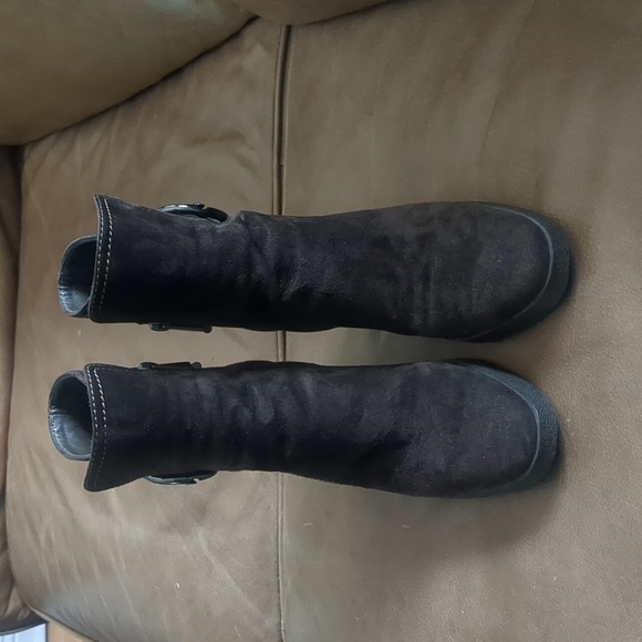 Tod's brown suede boots - Picture 3 of 9